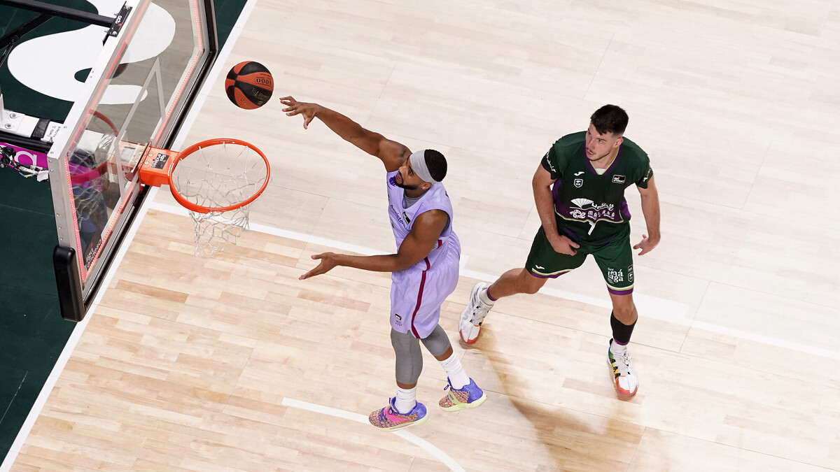 El Barça sobrevive a una gran reacción final del Unicaja (73-75)