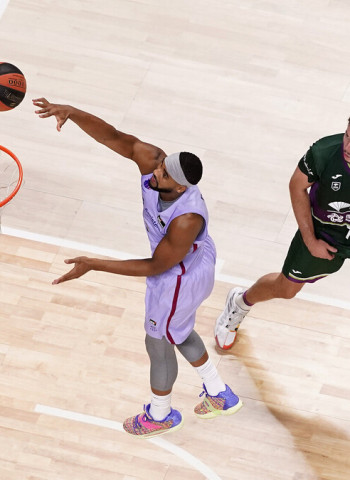 El Barça sobrevive a una gran reacción final del Unicaja (73-75)