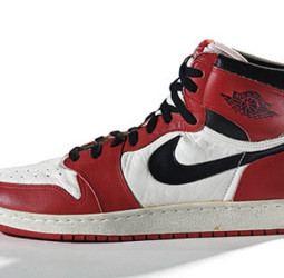 Se subastan las primeras "Air" Jordan I que calzó el jugador por una cifra astronómica