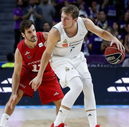 El Madrid domina de principio a fin al Tecnyconta Zaragoza (93-65)