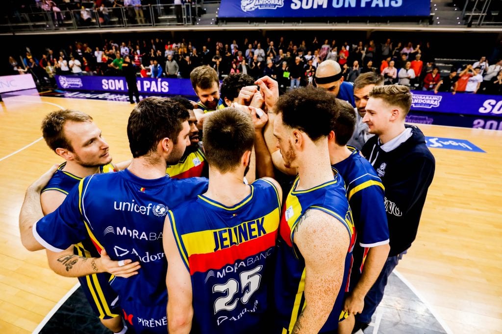 Partido clave en el mejor ambiente de baloncesto de España