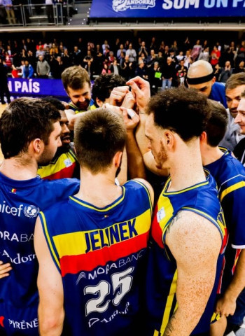 Partido clave en el mejor ambiente de baloncesto de España