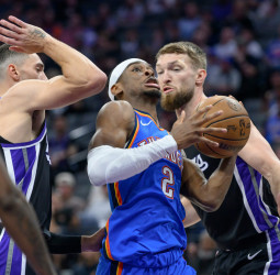 Oklahoma City Thunder alcanza las 60 victorias, 121-105