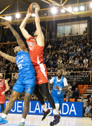 Colom saca a flote al Girona y hunde al Fuenlabrada (75-83)