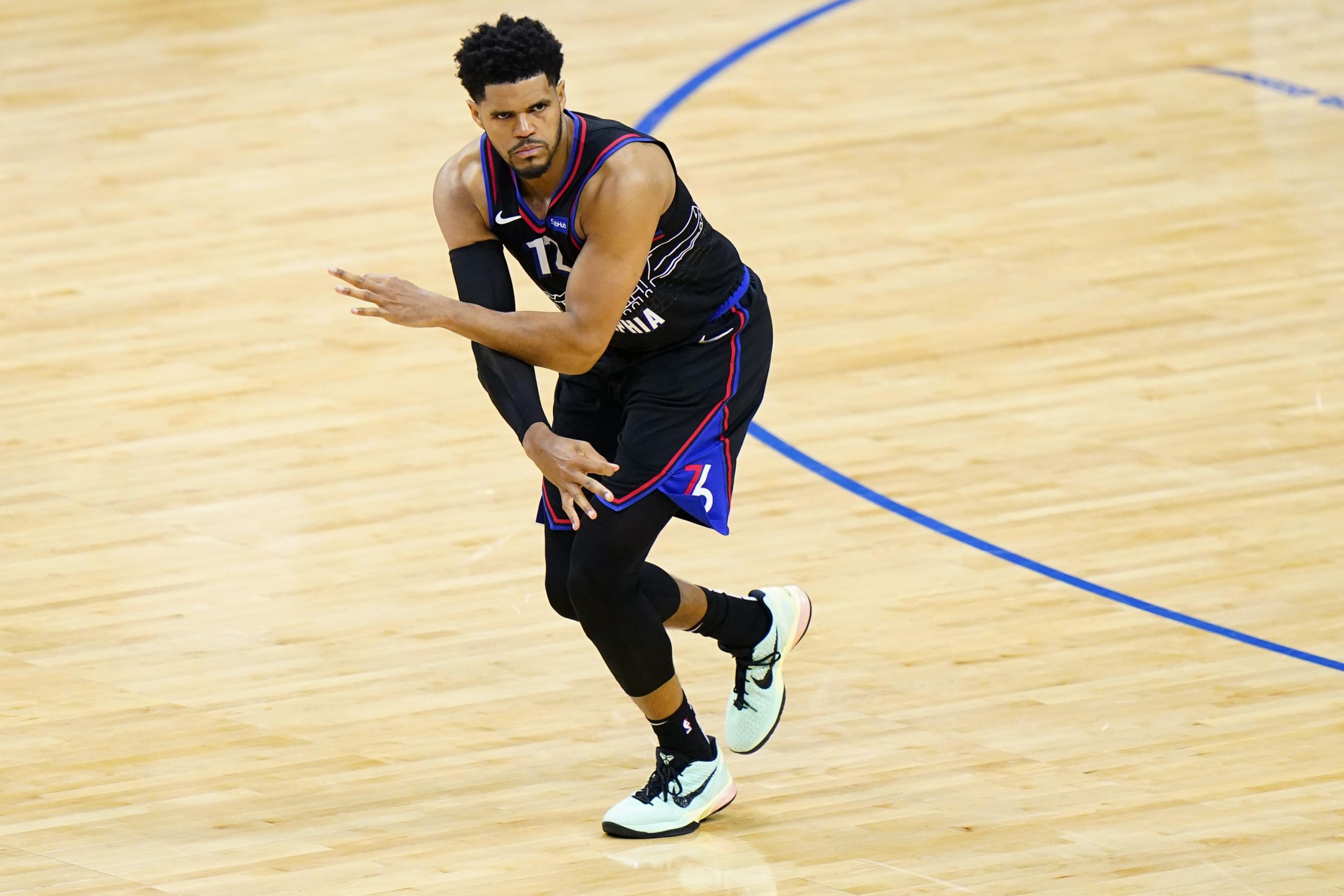 Harris lidera la primera victoria de los Sixers (125-118) [1-0]