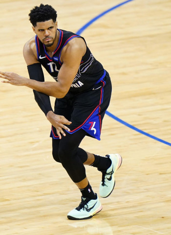 Harris lidera la primera victoria de los Sixers (125-118) [1-0]
