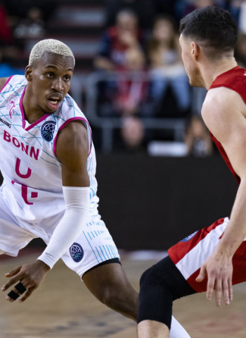 El Baxi Manresa, sin rumbo ante el Telekom Bonn (69-87)