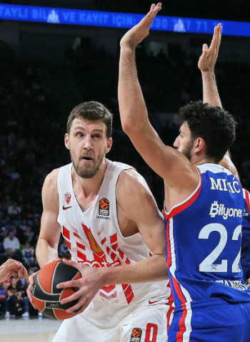 Ognjen Kuzmic, dos temporadas más en el Estrella Roja