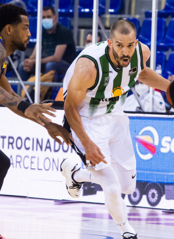 El Barça lame sus heridas a costa de una combativa Penya (84-74)