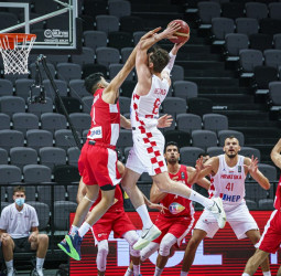 Bogdanovic y compañía superan a Túnez en un partido dramático