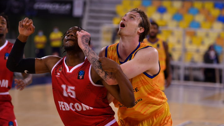 Gray, casi sobre la bocina, elimina al Herbalife Gran Canaria (74-76)