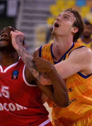 Gray, casi sobre la bocina, elimina al Herbalife Gran Canaria (74-76)
