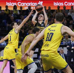 El Lenovo Tenerife se lleva un duelo canario de infarto, 93-92