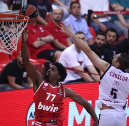 Olympiacos domina al Armani Milán, 89-68