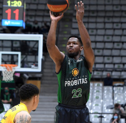 Feliz contiene la remontada de Ennis y deja al Joventut tercero (82-75)