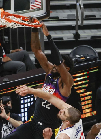 Ayton machaca el [2-0] para los Suns (104-103)