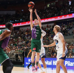 El Unicaja sigue haciéndose fuerte a costa del Río Breogán (87-70)