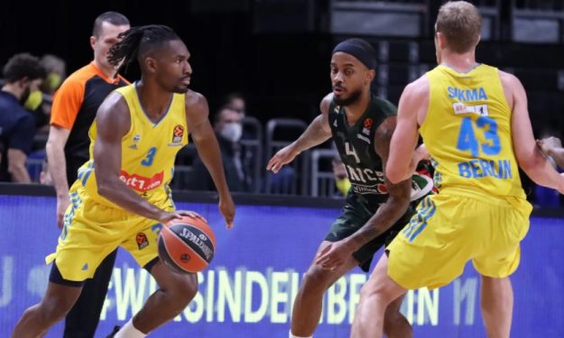 El ALBA Berlín aplasta al Unics Kazan (81-53)