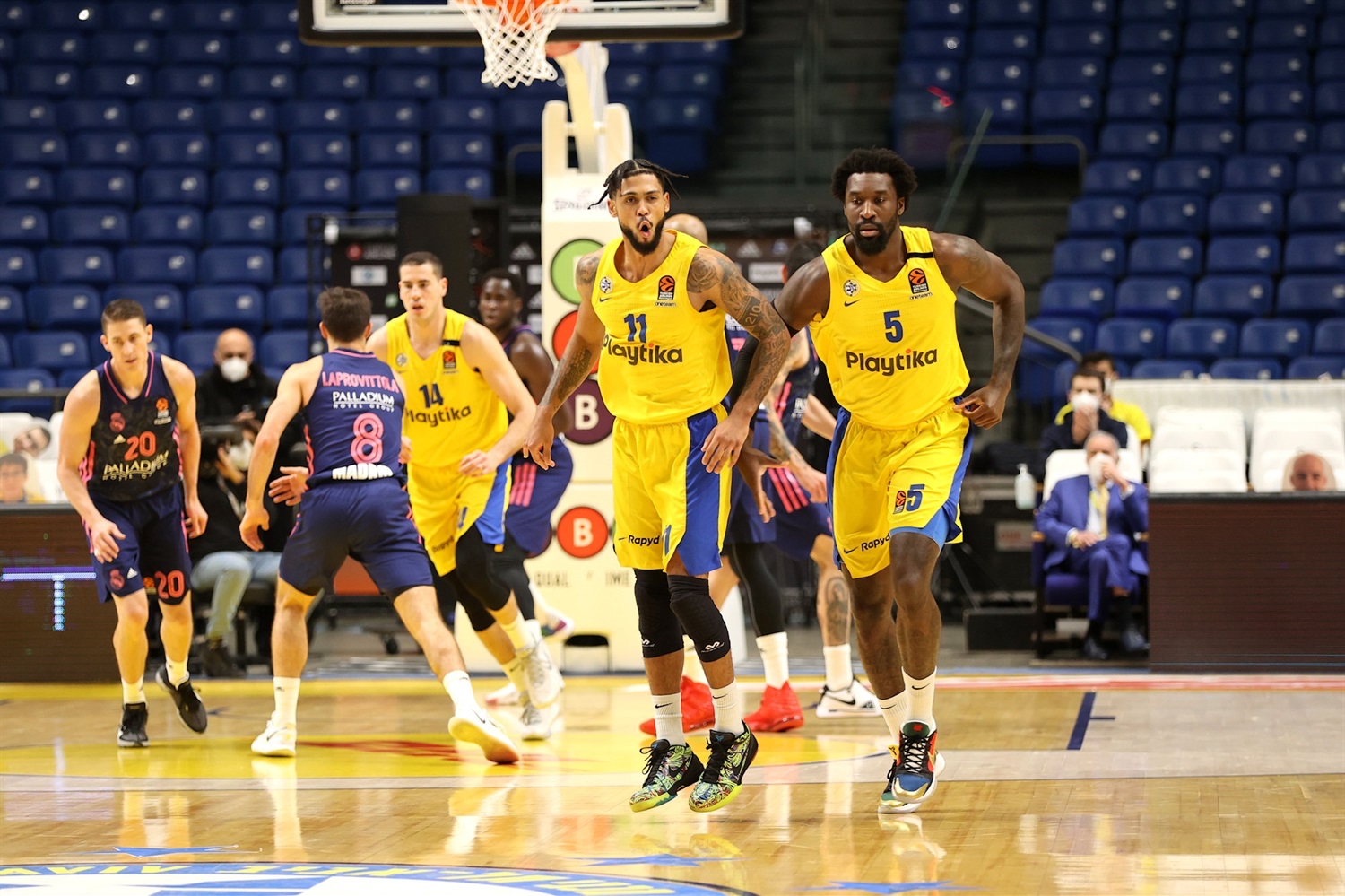 El Real Madrid pierde en un final a cara o cruz ante el Maccabi (86-84)