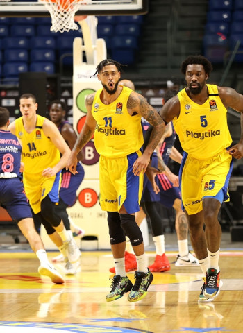 El Real Madrid pierde en un final a cara o cruz ante el Maccabi (86-84)