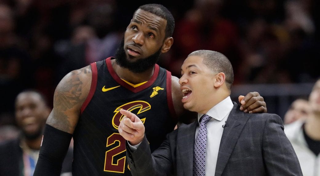 Luke Walton ya no es entrenador de los Lakers; Lue suena como máximo candidato