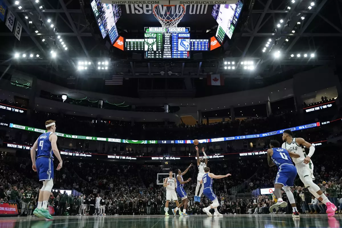 Lillard apuntilla a los Kings después de un tiempo extra