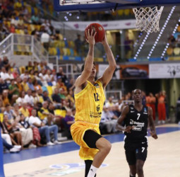 El Dreamland Gran Canaria arranca su camino europeo con un triunfo (84-81)