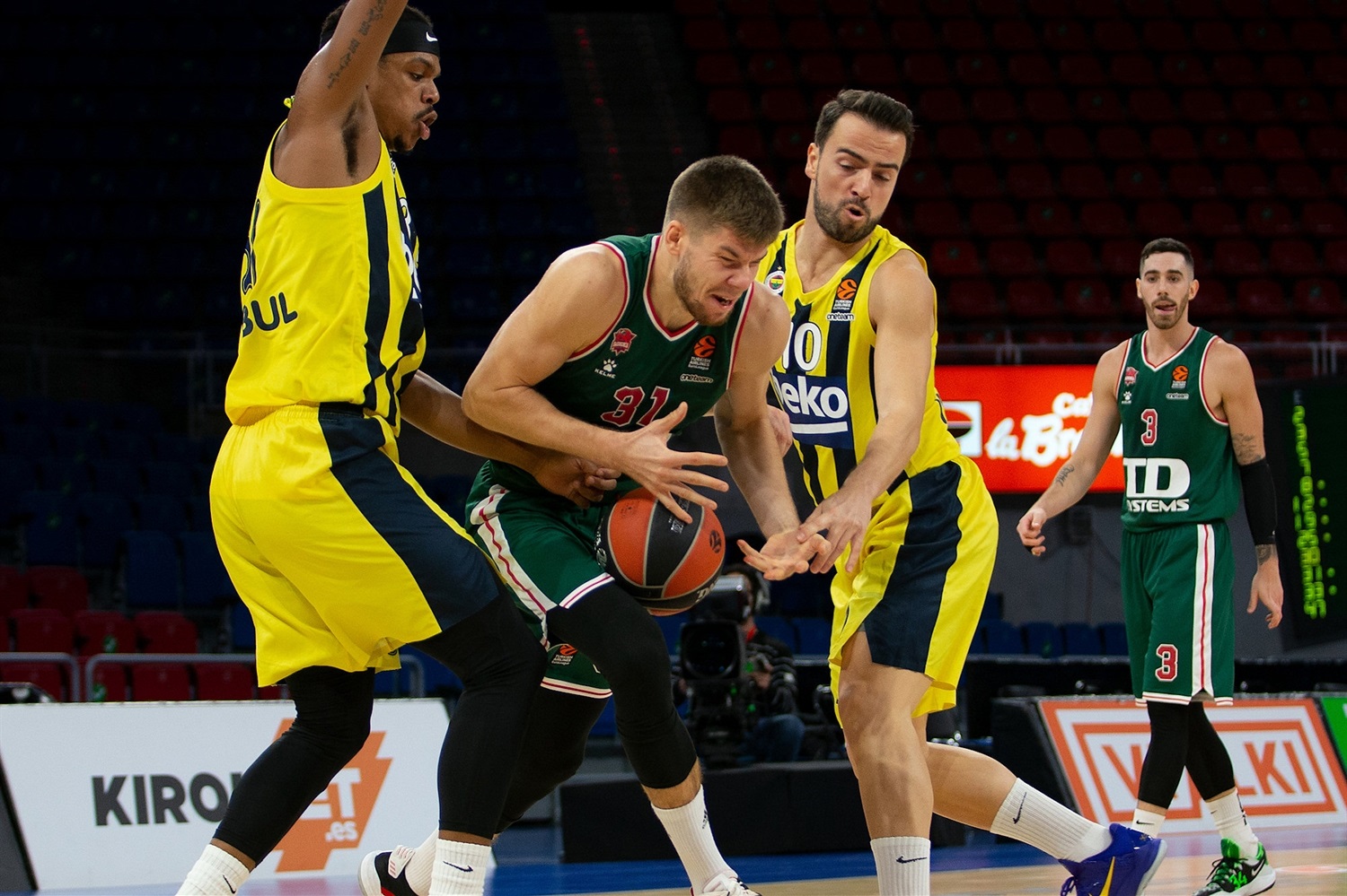 TD Systems Baskonia vuelve a sonreír en EuroLeague (86-68)