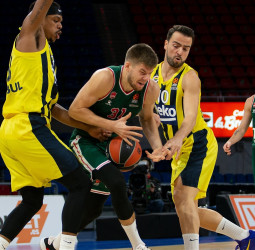 TD Systems Baskonia vuelve a sonreír en EuroLeague (86-68)