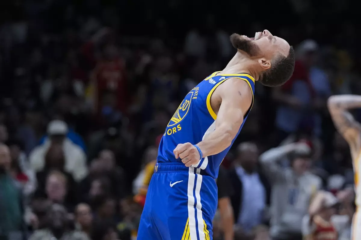 Los Hawks dejan estériles los 60 puntos de Curry