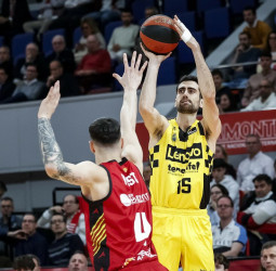 El Lenovo Tenerife se impone al Casademont Zaragoza, 100-106