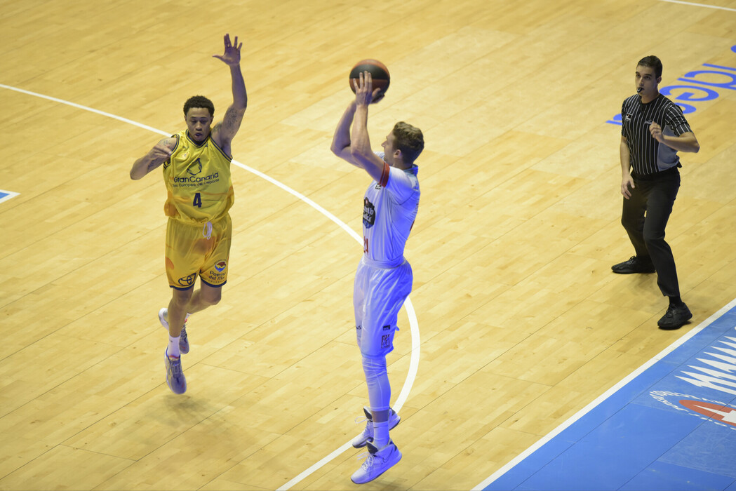 ¿Falta de acierto de Monbus Obradoiro o defensa de Gran Canaria?