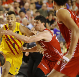 El Barça domina el duelo catalán desde el triple (80-94)