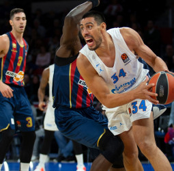 Fenerbahce, Anadolu Efes y Maccabi tienen en la agenda a Gustavo Ayón