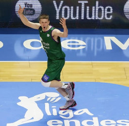 Adam Waczynski cae lesionado y no viaja a Murcia