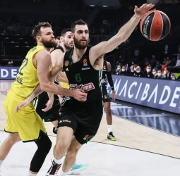 Macon da la victoria al Panathinaikos ante el Fenerbahce (59-62)
