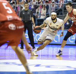 Kassius Robertson sufre una fuerte contusión muscular en el cuádriceps derecho