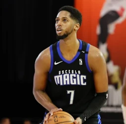 El ALBA Berlín se refuerza con Robert Baker