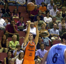 Cafés Candelas Breogán regresa a la Fonteta por primera vez desde 2005