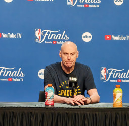 Rick Carlisle: “Estos momentos no se repiten. Hay que celebrarlos”