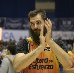 El Valencia se lleva una dura batalla en el Sar (98-103)