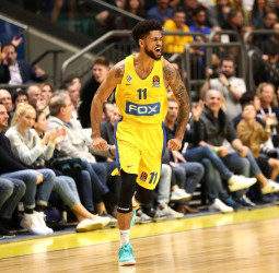 El Maccabi completa la renovaciones de Dorsey y Acy