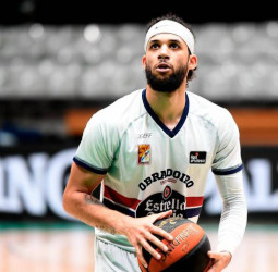 El Monbus Obradoiro se asegura la continuidad de Kassius Robertson