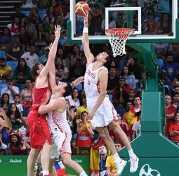 España cae en un durísimo debut ante Croacia (70-72)