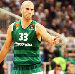 Nick Calathes filtrea con el triple-doble