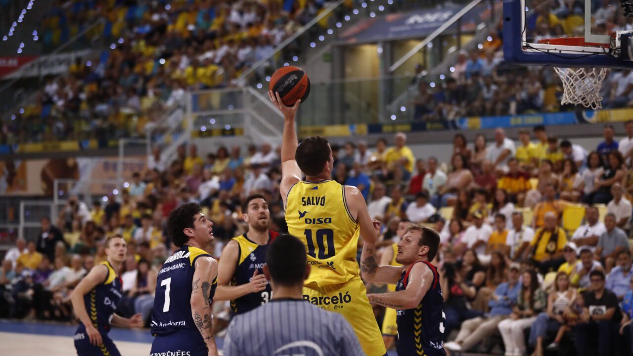 El Gran Canaria se mantiene firma en su idea de estar en playoffs (97-92)