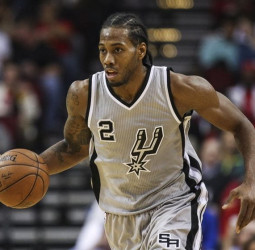 Las aguas bajan más calmadas entre los San Antonio Spurs y Kawhi Leonard