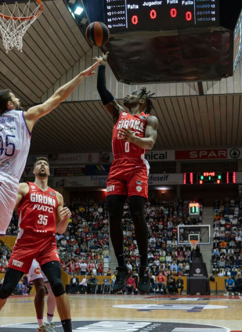 Ike Iroegbu, Jugador de la Jornada 9