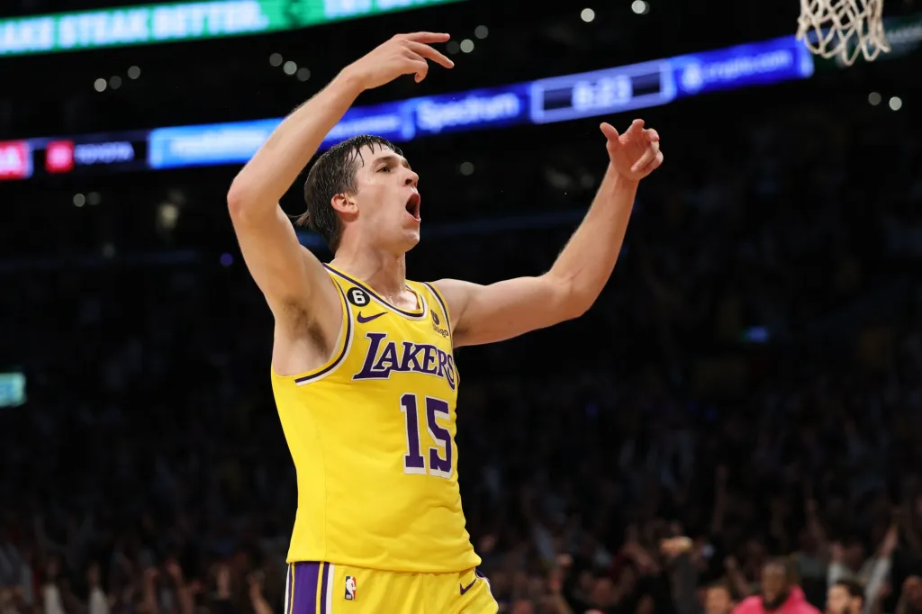 ¿Es intraspasable Austin Reaves por parte de los Lakers?