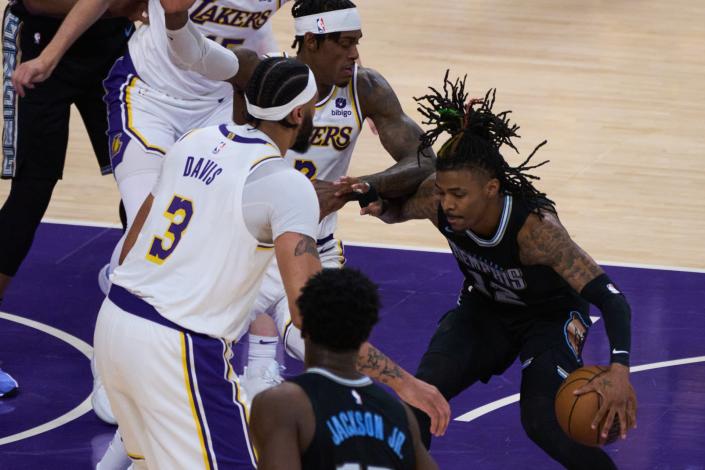 Los Lakers superan a los Grizzlies con un huracán en el primer cuarto (111-101) [1-2]